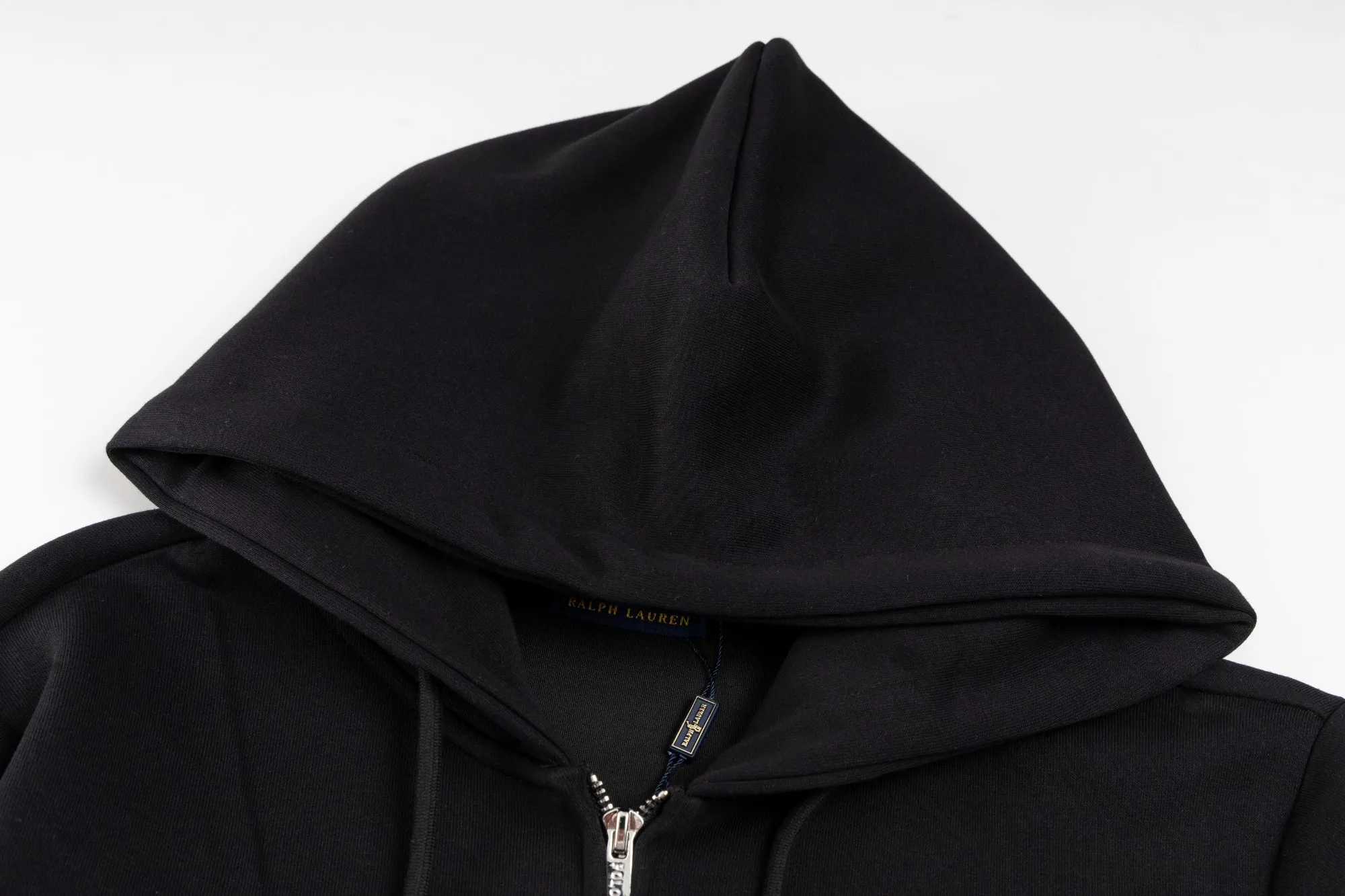 P270 model number SL322 Rah Lauren raff pony small label embroidered zipper hooded jacket. The fabric is made of 420 air layer high weight double-ply double yarn knitted fabric. Same style for couples. Complete package with three labels. Distinguish the market currency. Compare at will. Oversize loose version. Can be worn up to 200. Fit below loose. Original matching accessories 1:1. Main mark process. Very high-end. Color: black, navy. Size: S-XL.